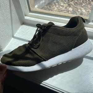 Roshe one olive/military green